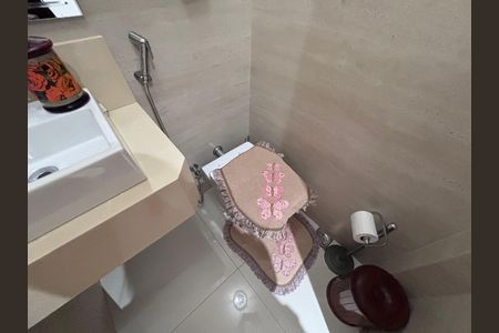 Apartamento à venda com 221m², 3 quartos e 4 vagas Apartamento à venda com 221m², 3 quartos e 4 vagasLavabo