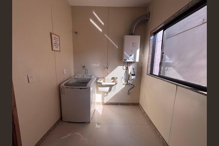 Apartamento à venda com 221m², 3 quartos e 4 vagas Apartamento à venda com 221m², 3 quartos e 4 vagasÁrea de Serviço