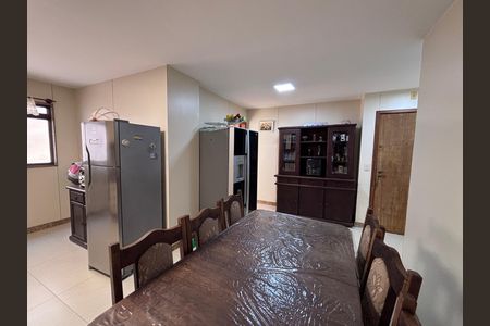 Apartamento à venda com 221m², 3 quartos e 4 vagas Apartamento à venda com 221m², 3 quartos e 4 vagasCozinha