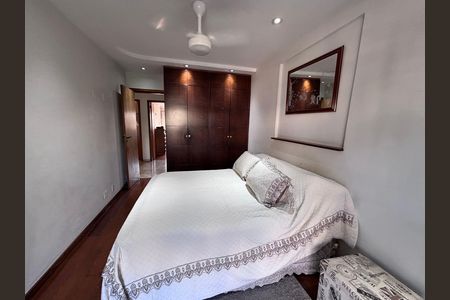Apartamento à venda com 221m², 3 quartos e 4 vagas Apartamento à venda com 221m², 3 quartos e 4 vagasQuarto 3