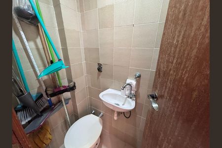 Apartamento à venda com 221m², 3 quartos e 4 vagas Apartamento à venda com 221m², 3 quartos e 4 vagasBanheiro de serviço