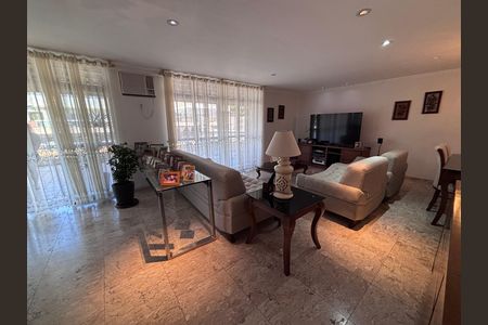 Apartamento à venda com 221m², 3 quartos e 4 vagas Apartamento à venda com 221m², 3 quartos e 4 vagasSala