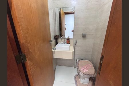 Apartamento à venda com 221m², 3 quartos e 4 vagas Apartamento à venda com 221m², 3 quartos e 4 vagasLavabo