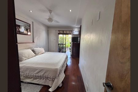 Apartamento à venda com 221m², 3 quartos e 4 vagas Apartamento à venda com 221m², 3 quartos e 4 vagasQuarto 3