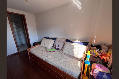 Apartamento à venda com 221m², 3 quartos e 4 vagas Apartamento à venda com 221m², 3 quartos e 4 vagasQuarto 2