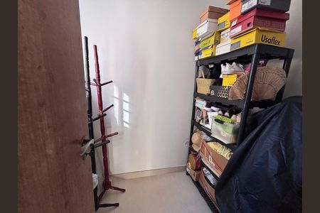 Apartamento à venda com 221m², 3 quartos e 4 vagas Apartamento à venda com 221m², 3 quartos e 4 vagasQuarto de Serviço