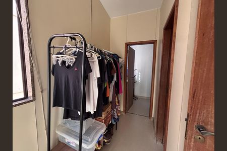 Apartamento à venda com 221m², 3 quartos e 4 vagas Apartamento à venda com 221m², 3 quartos e 4 vagasÁrea de Serviço
