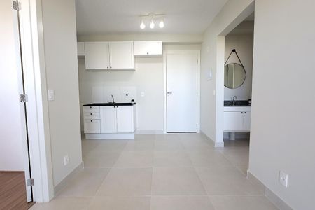 Sala de apartamento para alugar com 2 quartos, 38m² em Santa Maria, Santo André