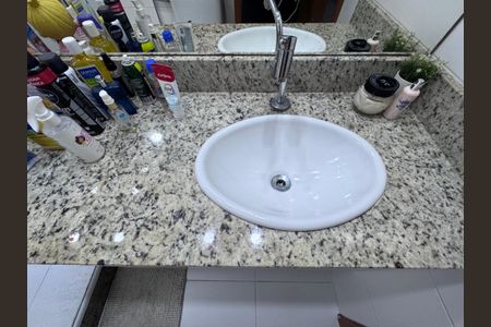 Apartamento para alugar com 70m², 2 quartos e 1 vagaBanheiro Social