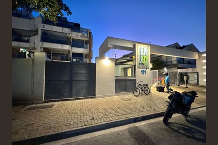 Apartamento para alugar com 70m², 2 quartos e 1 vagaFachada