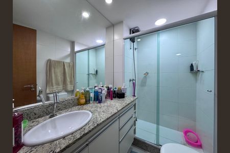 Apartamento para alugar com 70m², 2 quartos e 1 vagaSuíte - Banheiro