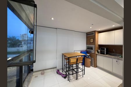 Apartamento para alugar com 70m², 2 quartos e 1 vagaVaranda