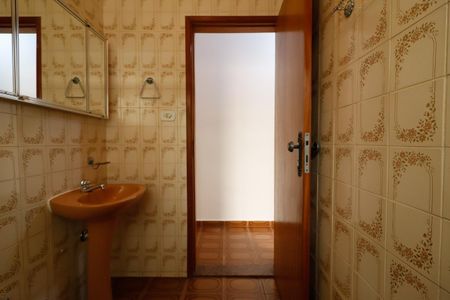 Casa à venda com 397m², 3 quartos e 2 vagas Casa à venda com 397m², 3 quartos e 2 vagasBanheiro