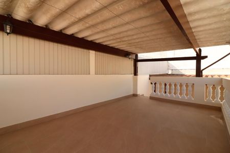 Casa à venda com 397m², 3 quartos e 2 vagas Casa à venda com 397m², 3 quartos e 2 vagasÁrea externa