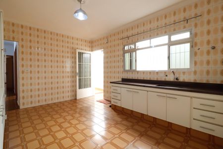 Casa à venda com 397m², 3 quartos e 2 vagas Casa à venda com 397m², 3 quartos e 2 vagasCozinha