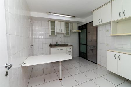 Apartamento para alugar com 105m², 3 quartos e 2 vagasCozinha