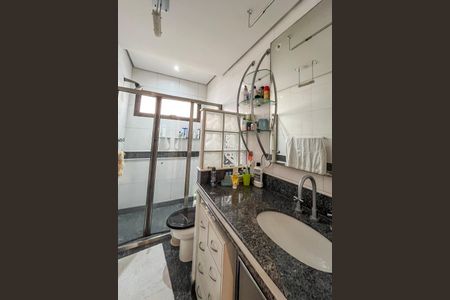 Apartamento à venda com 288m², 5 quartos e 4 vagas Apartamento à venda com 288m², 5 quartos e 4 vagasBanheiro da Suíte 2