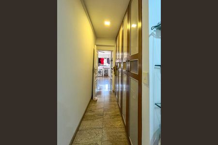 Apartamento à venda com 288m², 5 quartos e 4 vagas Apartamento à venda com 288m², 5 quartos e 4 vagasCorredor
