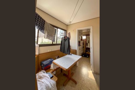 Apartamento à venda com 288m², 5 quartos e 4 vagas Apartamento à venda com 288m², 5 quartos e 4 vagasQuarto de Serviço