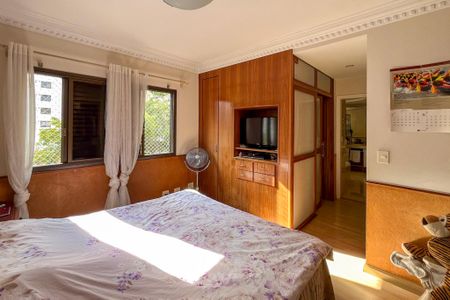 Apartamento à venda com 288m², 5 quartos e 4 vagas Apartamento à venda com 288m², 5 quartos e 4 vagasSuíte 1