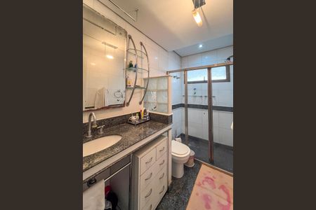Apartamento à venda com 288m², 5 quartos e 4 vagas Apartamento à venda com 288m², 5 quartos e 4 vagasBanheiro da Suíte 3