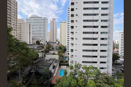 Apartamento à venda com 288m², 5 quartos e 4 vagas Apartamento à venda com 288m², 5 quartos e 4 vagasVista da Suíte 2
