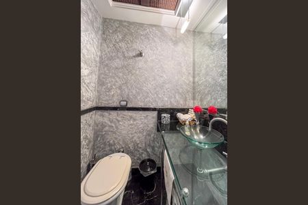 Apartamento à venda com 288m², 5 quartos e 4 vagas Apartamento à venda com 288m², 5 quartos e 4 vagasLavabo