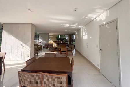 Apartamento à venda com 288m², 5 quartos e 4 vagas Apartamento à venda com 288m², 5 quartos e 4 vagasÁrea Comum