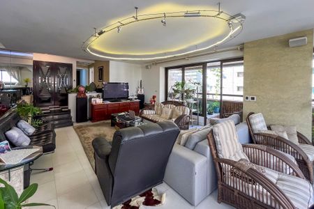 Apartamento à venda com 288m², 5 quartos e 4 vagas Apartamento à venda com 288m², 5 quartos e 4 vagasSala