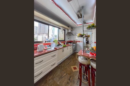 Apartamento à venda com 288m², 5 quartos e 4 vagas Apartamento à venda com 288m², 5 quartos e 4 vagasCozinha