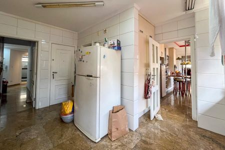 Apartamento à venda com 288m², 5 quartos e 4 vagas Apartamento à venda com 288m², 5 quartos e 4 vagasÁrea de Serviço