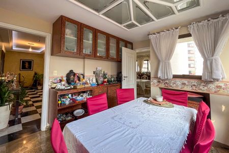 Apartamento à venda com 288m², 5 quartos e 4 vagas Apartamento à venda com 288m², 5 quartos e 4 vagasCopa