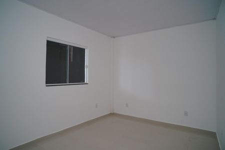 Quarto de casa para alugar com 1 quarto, 76m² em Marica, Maricá