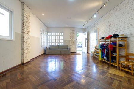 Casa à venda com 269m², 3 quartos e 3 vagas Casa à venda com 269m², 3 quartos e 3 vagasSala