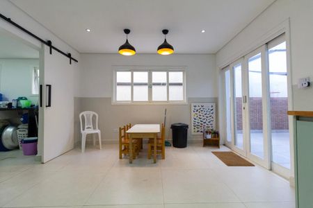 Casa à venda com 269m², 3 quartos e 3 vagas Casa à venda com 269m², 3 quartos e 3 vagasCozinha