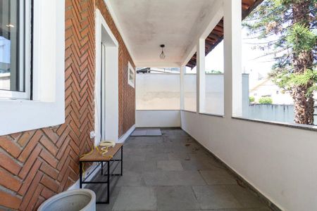 Casa à venda com 269m², 3 quartos e 3 vagas Casa à venda com 269m², 3 quartos e 3 vagasVaranda
