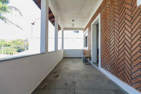 Casa à venda com 269m², 3 quartos e 3 vagas Casa à venda com 269m², 3 quartos e 3 vagasVaranda
