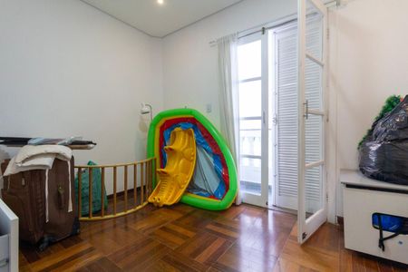 Casa à venda com 269m², 3 quartos e 3 vagas Casa à venda com 269m², 3 quartos e 3 vagasQuarto 2