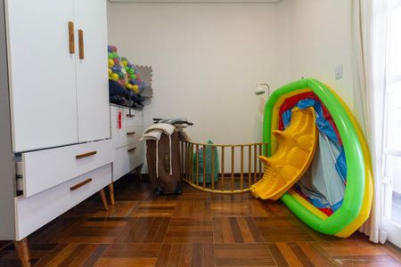 Casa à venda com 269m², 3 quartos e 3 vagas Casa à venda com 269m², 3 quartos e 3 vagasQuarto 2