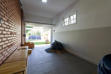 Garagem de casa à venda com 3 quartos, 269m² em Jardim Textil, São Paulo