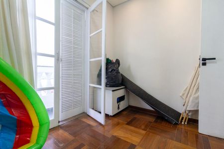 Casa à venda com 269m², 3 quartos e 3 vagas Casa à venda com 269m², 3 quartos e 3 vagasQuarto 2