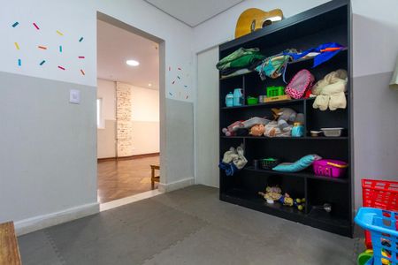 Casa à venda com 269m², 3 quartos e 3 vagas Casa à venda com 269m², 3 quartos e 3 vagasEscritório