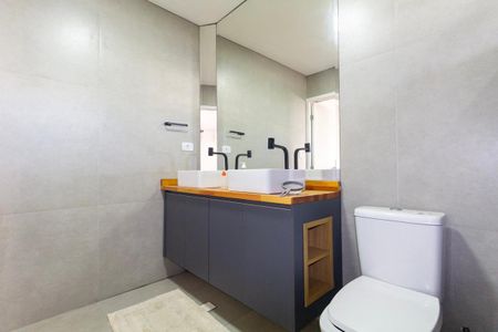Casa à venda com 269m², 3 quartos e 3 vagas Casa à venda com 269m², 3 quartos e 3 vagasBanheiro 2
