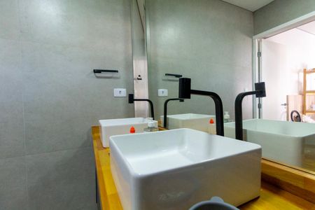 Casa à venda com 269m², 3 quartos e 3 vagas Casa à venda com 269m², 3 quartos e 3 vagasBanheiro 2