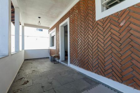 Casa à venda com 269m², 3 quartos e 3 vagas Casa à venda com 269m², 3 quartos e 3 vagasVaranda