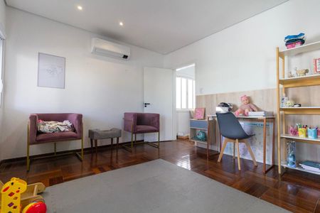 Casa à venda com 269m², 3 quartos e 3 vagas Casa à venda com 269m², 3 quartos e 3 vagasQuarto 3