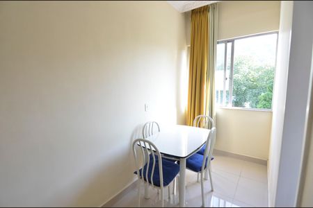 Apartamento para alugar com 60m², 2 quartos e sem vagaSala