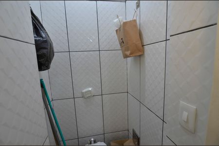 Apartamento para alugar com 60m², 2 quartos e sem vagaBanheiro de Serviço