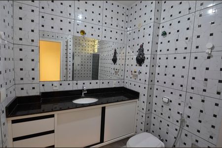 Apartamento para alugar com 60m², 2 quartos e sem vagaBanheiro