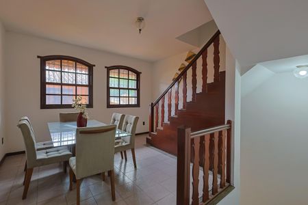 Casa à venda com 3 quartos, 257m² em Rio Branco, Belo Horizonte